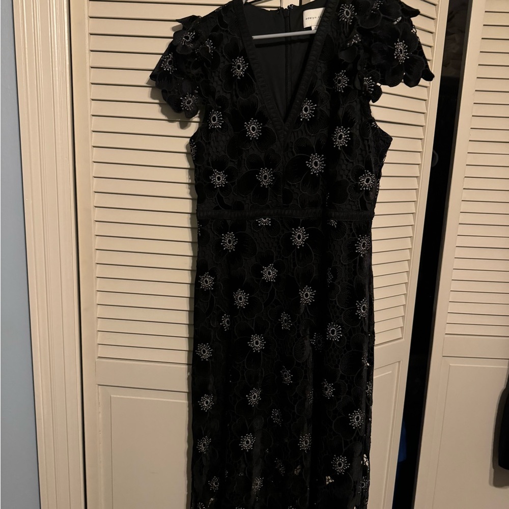 Adelyn Rae Black V-Neck Flutter Sleeve Midi Dress